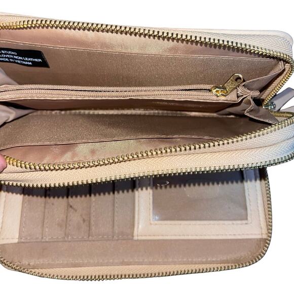 Max Studio Wristlet Wallet Full Zip Clutch Vegan leather 90s Y2K - Picture 5 of 6